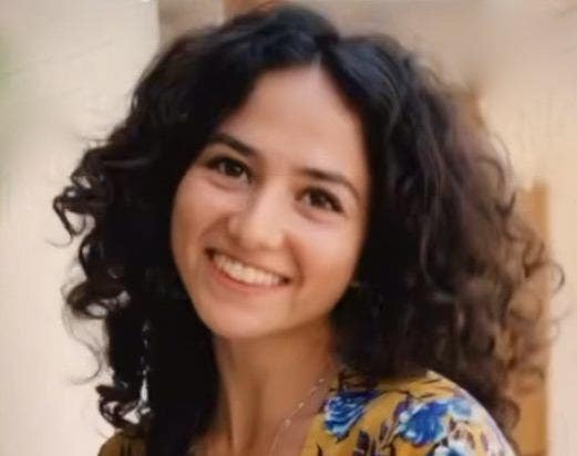 I am a professional female aged 26. I am look... Main Photo