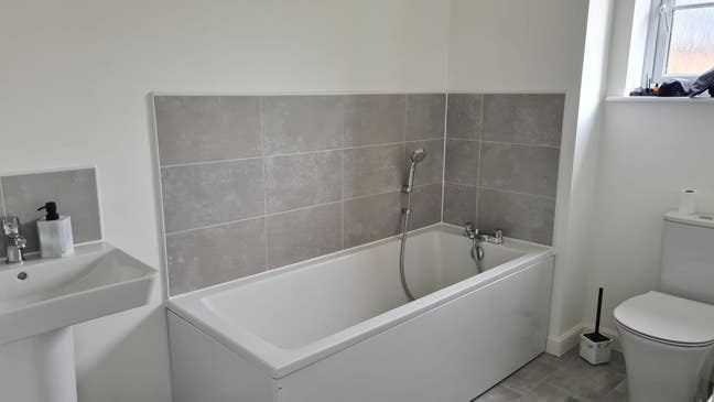 Room  to  rent  (FEMALES  preferred)  -  Heyford
 Main Photo