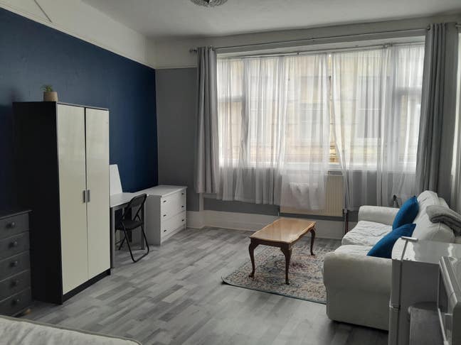 Large room Main Photo