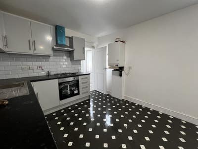  A Renovated Haven Awaits in N15 Seven Sisters  Main Photo