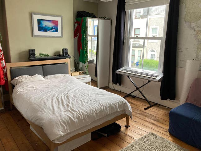 Double Bedroom - Caernarfon - Cymru / Wales  Main Photo