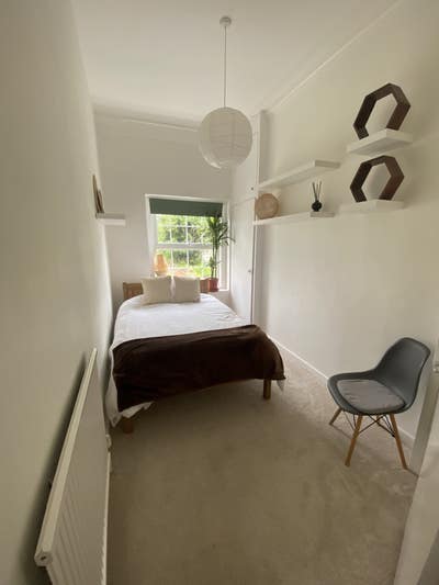 Small double room to rent in cute beachside flat Main Photo
