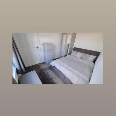 Double Bedroom & Own Bathroom - 5mins from station Main Photo