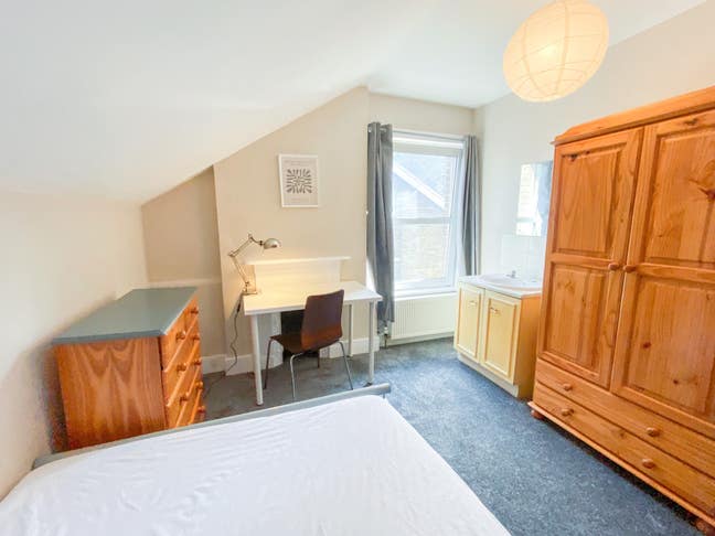Bills Included - Large Double Room Nr Town Centre Main Photo