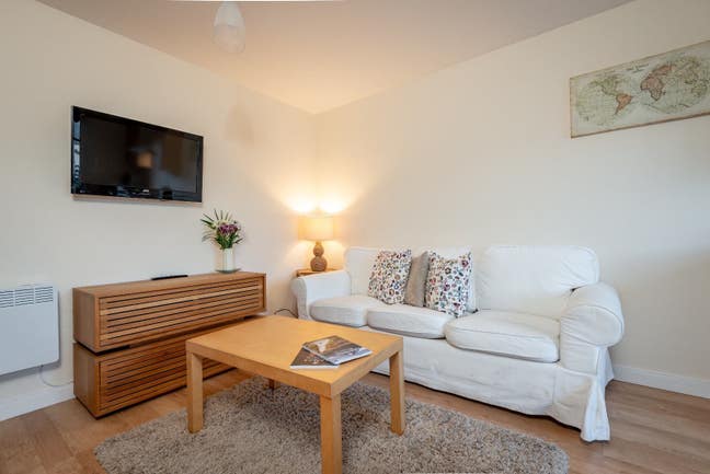 Flat to Rent  Main Photo