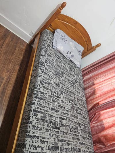 Singe room Main Photo