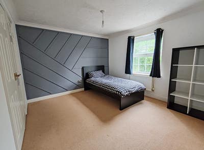 En-suite Large Double Room Available!! Main Photo