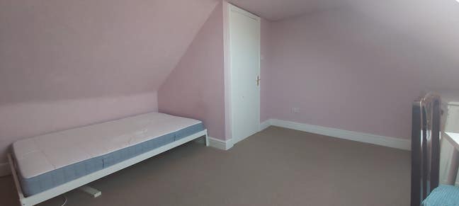 Large furnished attic room and Second double room Main Photo