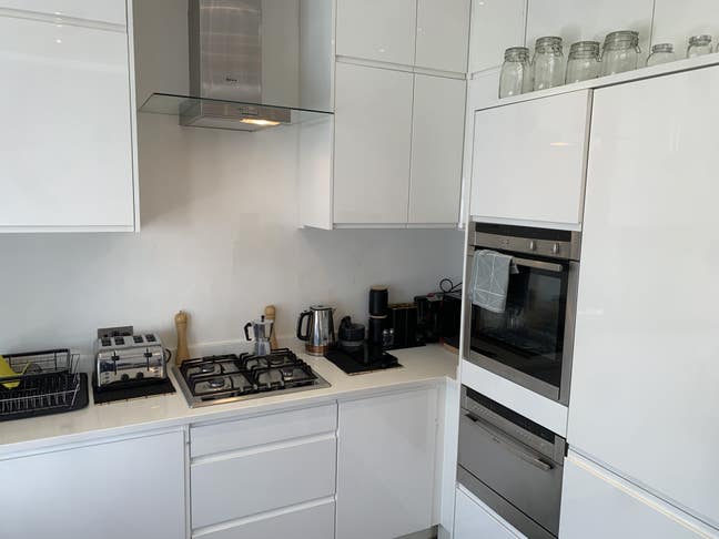 Nice room in beautiful apartment in Queen’s Park  Main Photo