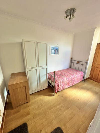 Single ensuite room available Main Photo