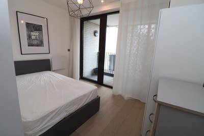 Stunning Double Room With Balcony!! Hoxton! Main Photo