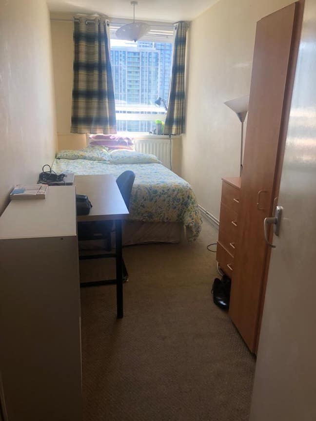 DoubRm,balcony,lounge,L20view,food,newspprs,events Main Photo