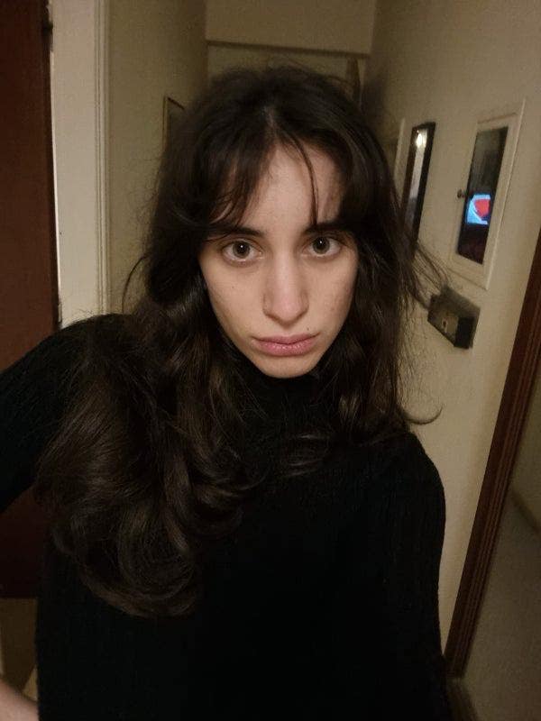 Female seeks a double room Main Photo