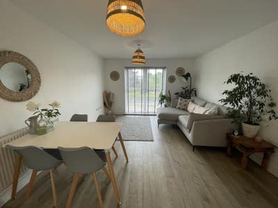 Modern Flat, Dbl Bed Lansdown, Parking & Bills inc Main Photo