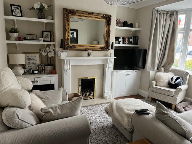 Room available in Semi-Detached 3 bedroom house  Main Photo