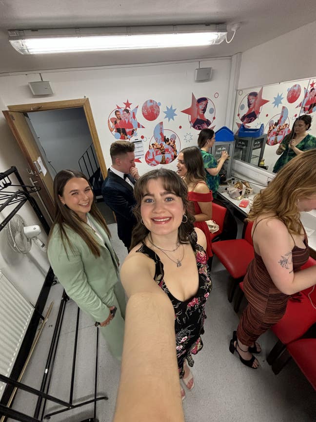 hey lovelies!  I’m moving to Manchester to ... Main Photo