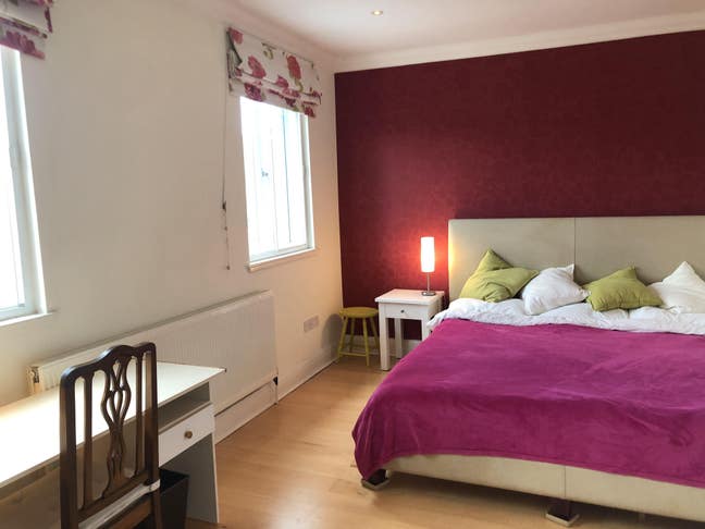 Large double Clapham Sth weekday let Mon-Fri  Main Photo