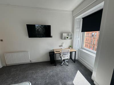 Dennistoun room no deposit immediate move Main Photo