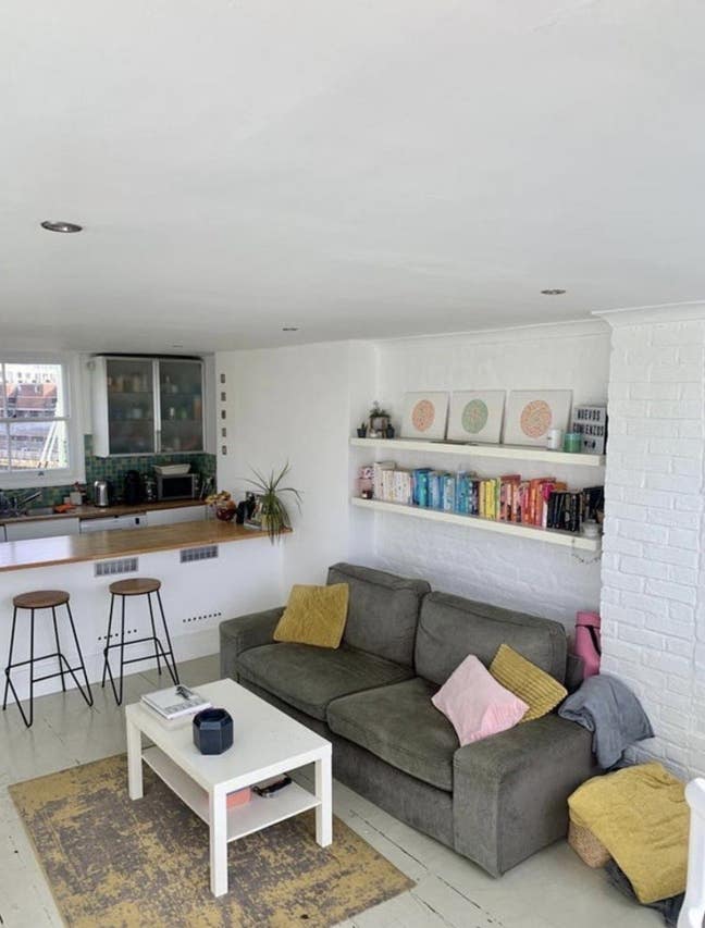 Double Room just off Portobello Road! Main Photo