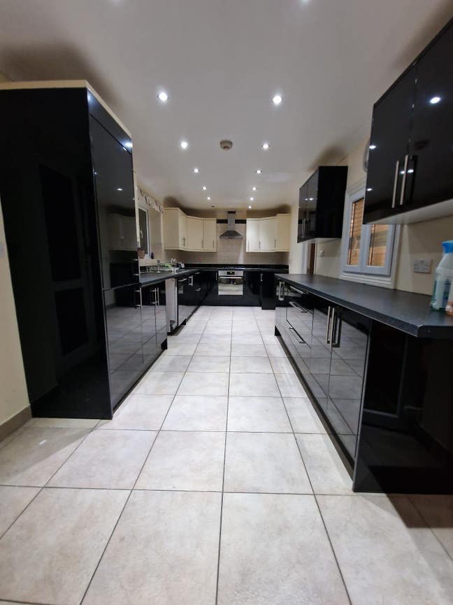 Double Room to Let, Newbury park, IG2 Main Photo