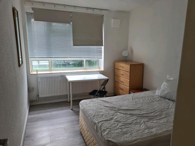 For Female,Double Room, White City &pound;750 inc, no DD Main Photo