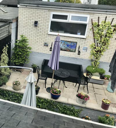 Double Room in Large Detached House Main Photo