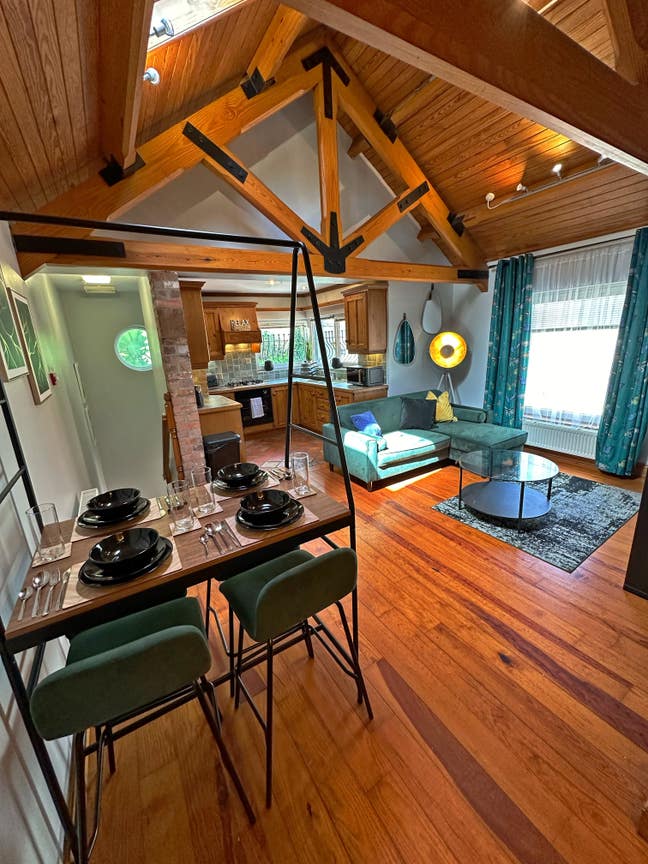 Luxuriously Furnished 2Bed Apartment Malone Road Main Photo