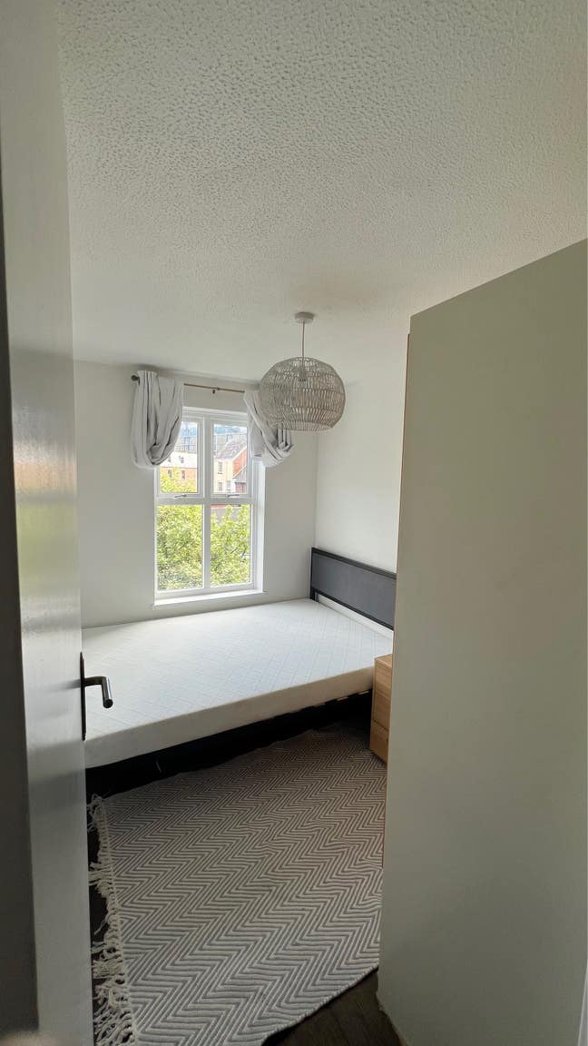 Small, double bedroom in Newcastle central Main Photo