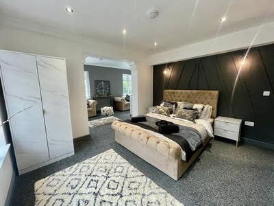 Stunning Property in the heart of Wakefield  Main Photo