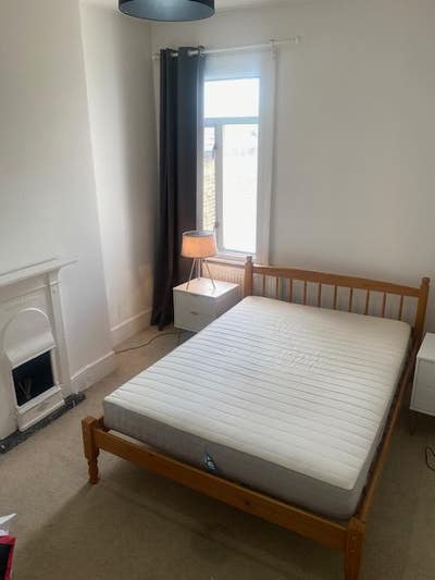 Tootin Gdn, Large Double 2 Mins Transport. Lounge Main Photo