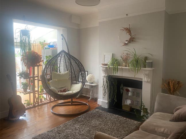 3 large double rooms available (1 en-suite) Main Photo