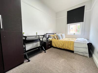 Very Socialable House -Double Room in Town Centre! Main Photo