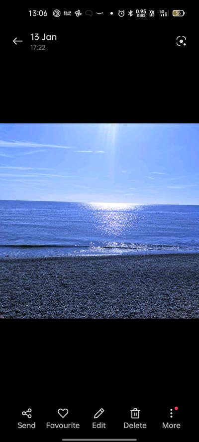 Room by the Sea Main Photo