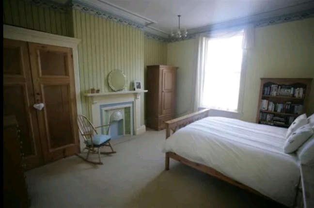 Well presented room within a large Victorian house Main Photo