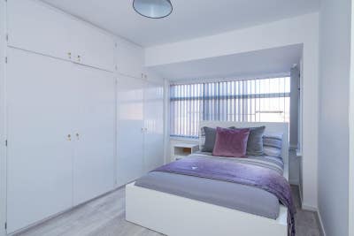 "Modern Houseshare with Two Bathrooms" Main Photo
