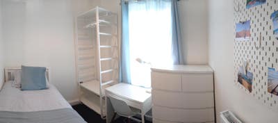 Single room available in stunning house Main Photo