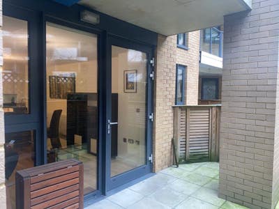 Charming 2-Bedroom Flat with Private Patio Main Photo