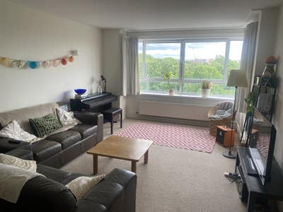 Double room in spacious Hove apartment  Main Photo
