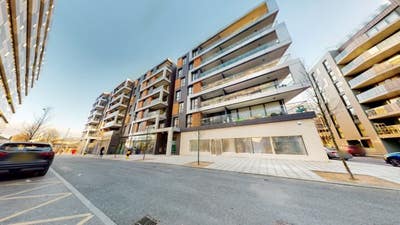  Double Ensuite for Two with Balcony in Greenwich  Main Photo