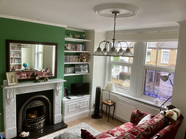 Double room w/ personal bathroom Main Photo