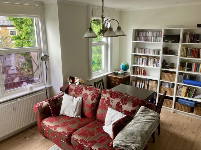 Double room w/ personal bathroom Main Photo