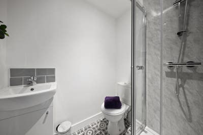 Spacious Groundfloor Single Room Availble in LE10 Main Photo