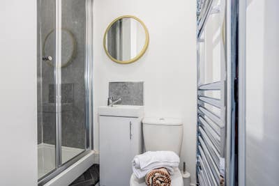"Groundfloor Double Room with Offsuite" Main Photo