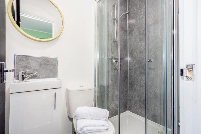 "Groundfloor Double Room with Offsuite" Main Photo