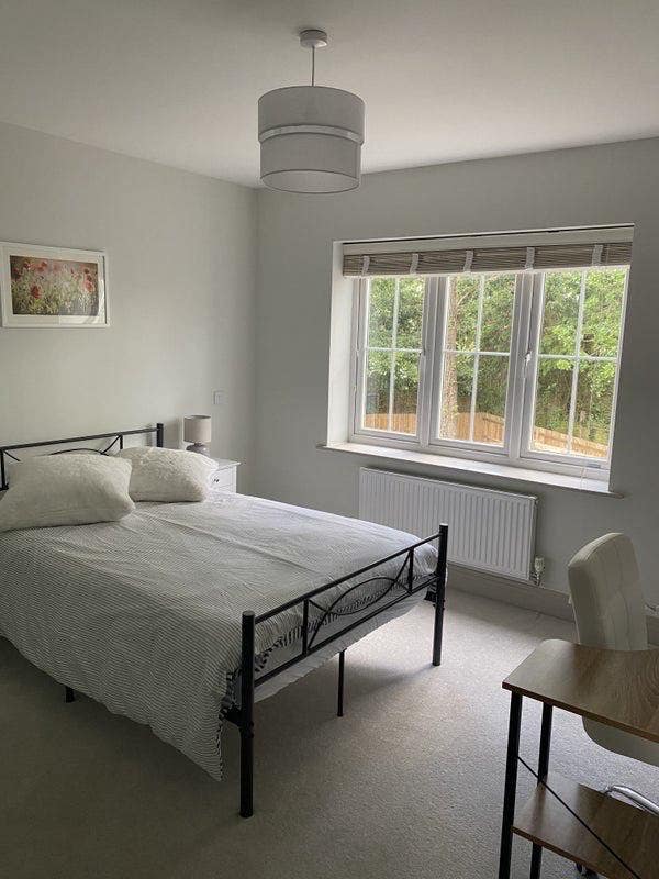 Immaculate en-suit room  to rent in Sittingbourne  Main Photo