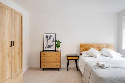 Premium Rooms in Luxury house share  Main Photo