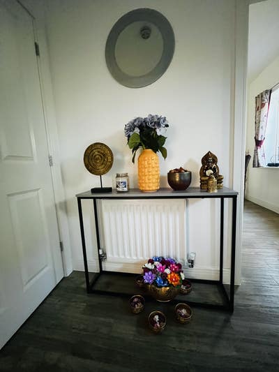 Room to share in family home Main Photo