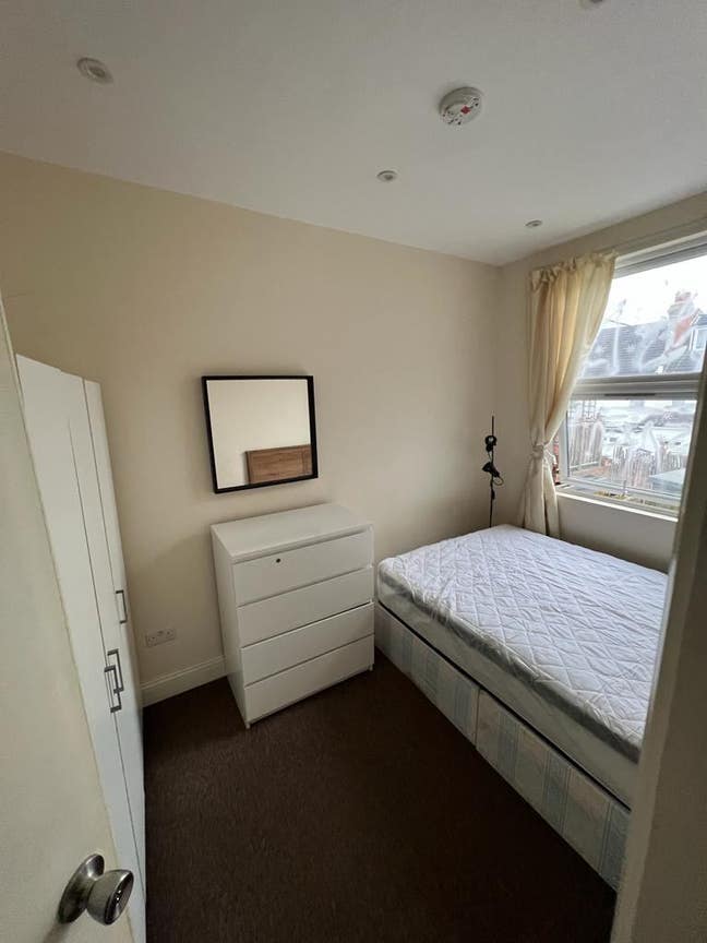 Double Single Use 3 Mins to Cricklewood Station  Main Photo
