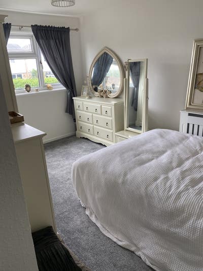 Lovely double room to rent Main Photo