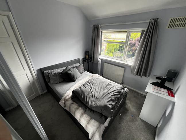 Room  available  Longbridge  Main Photo